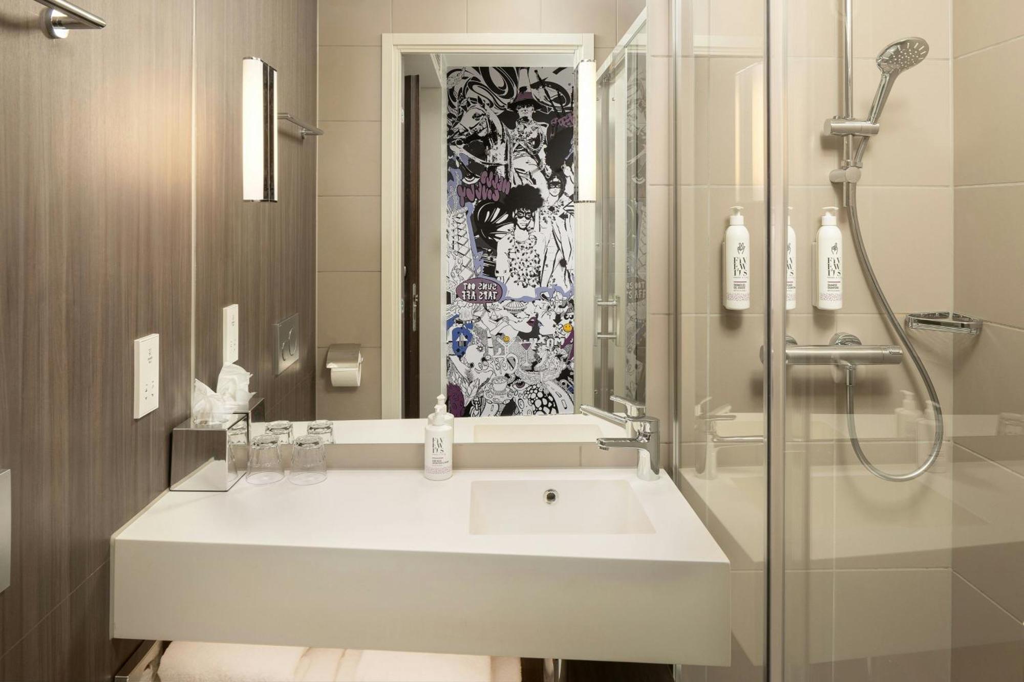 Отель Moxy Merchant 4*