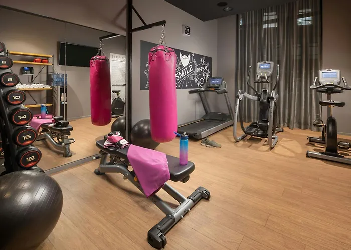 Moxy Glasgow Merchant City