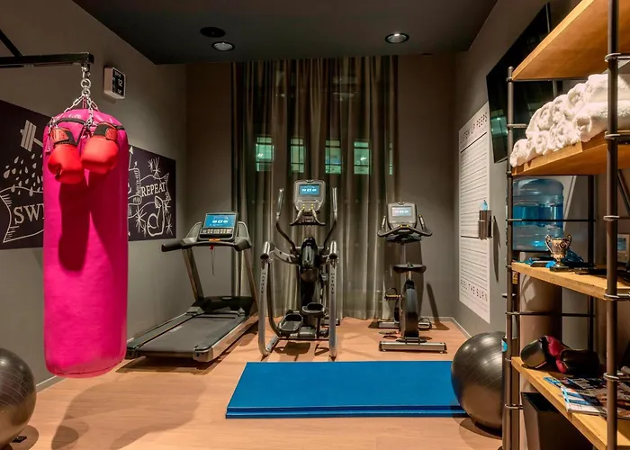 Moxy Glasgow Merchant City